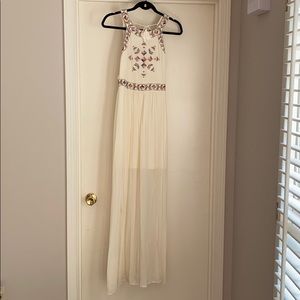 White maxi dress size 0